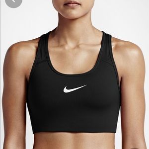 Nike Women's Medium-Support 1-Piee  Sports Bra